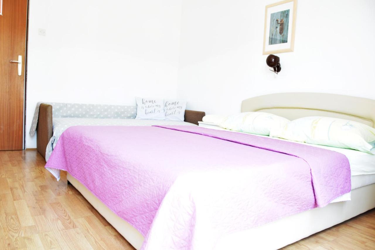 Guest House Tina راب المظهر الخارجي الصورة