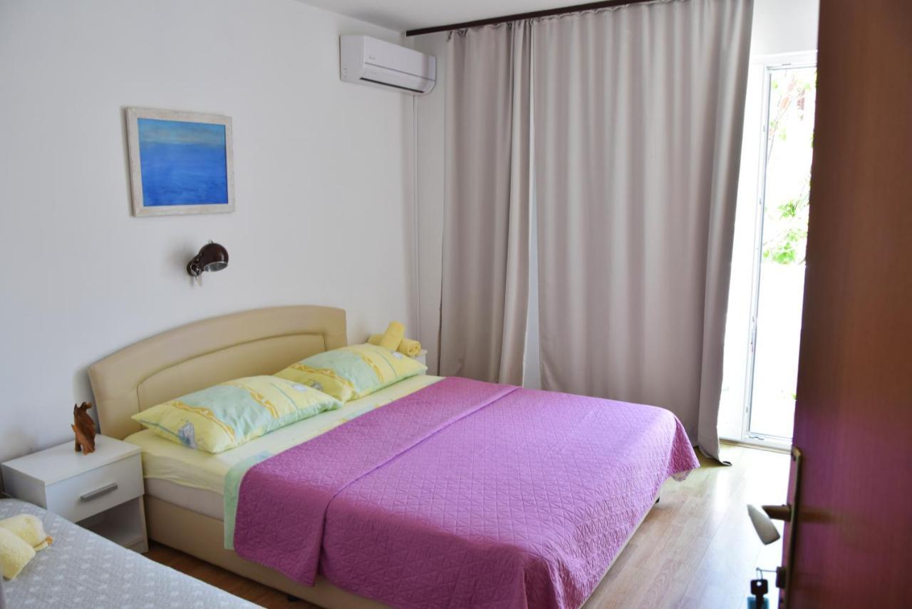 Guest House Tina راب المظهر الخارجي الصورة