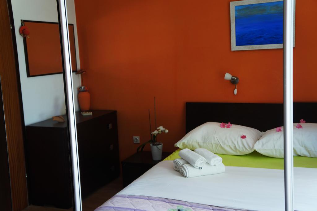 Guest House Tina راب المظهر الخارجي الصورة