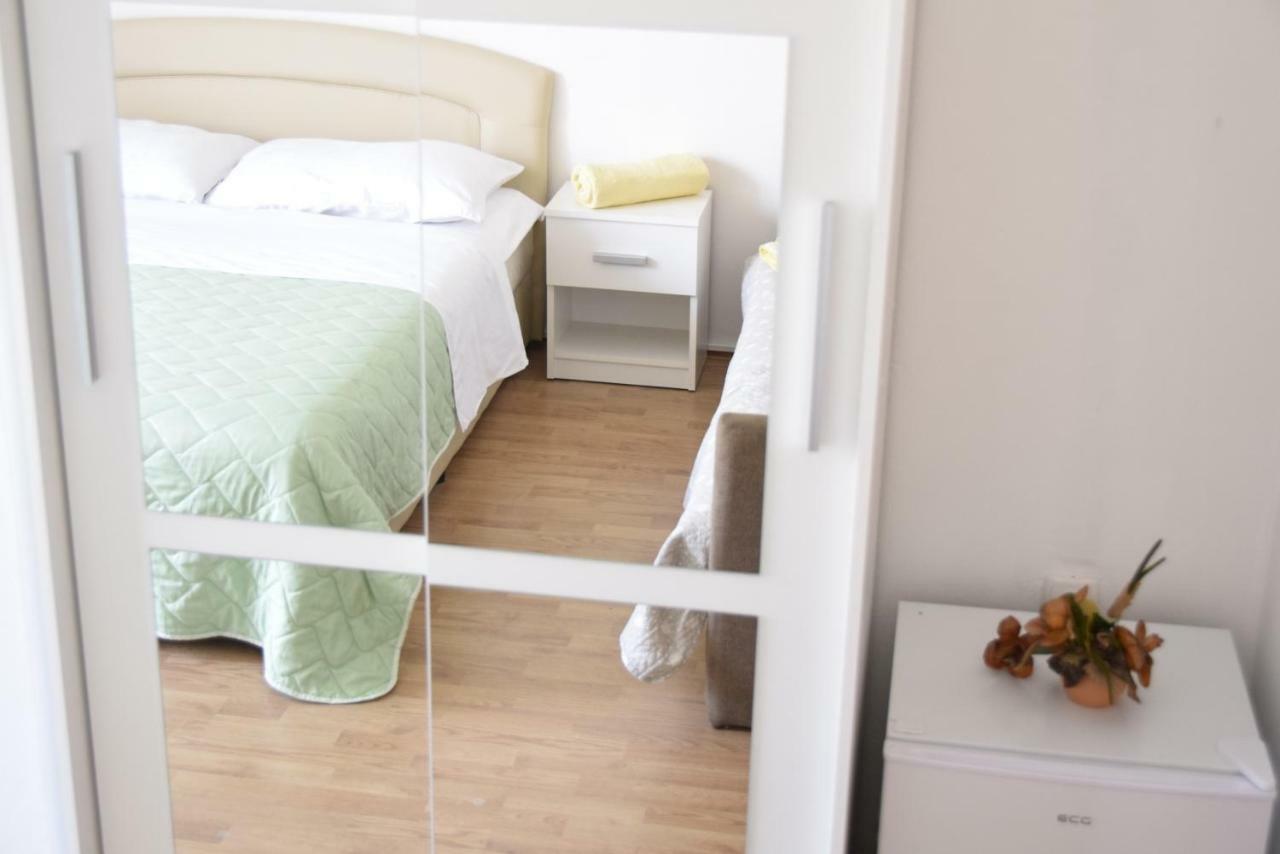 Guest House Tina راب المظهر الخارجي الصورة